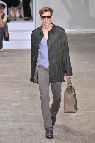 Louis Vuitton / - 2009